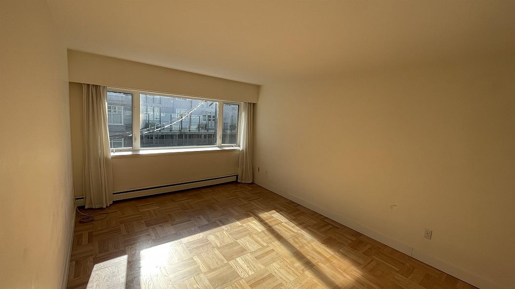 304 2430 Point Grey Road