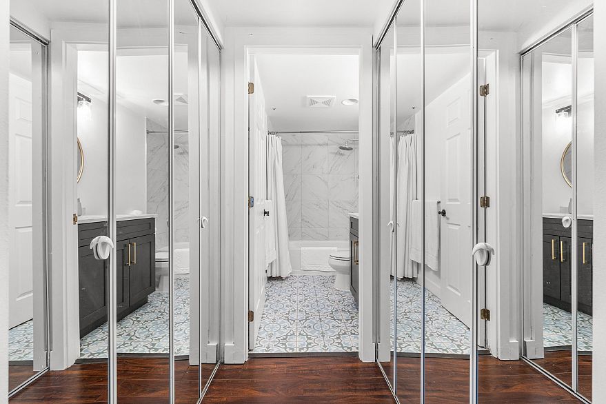 501 888 Hamilton Street