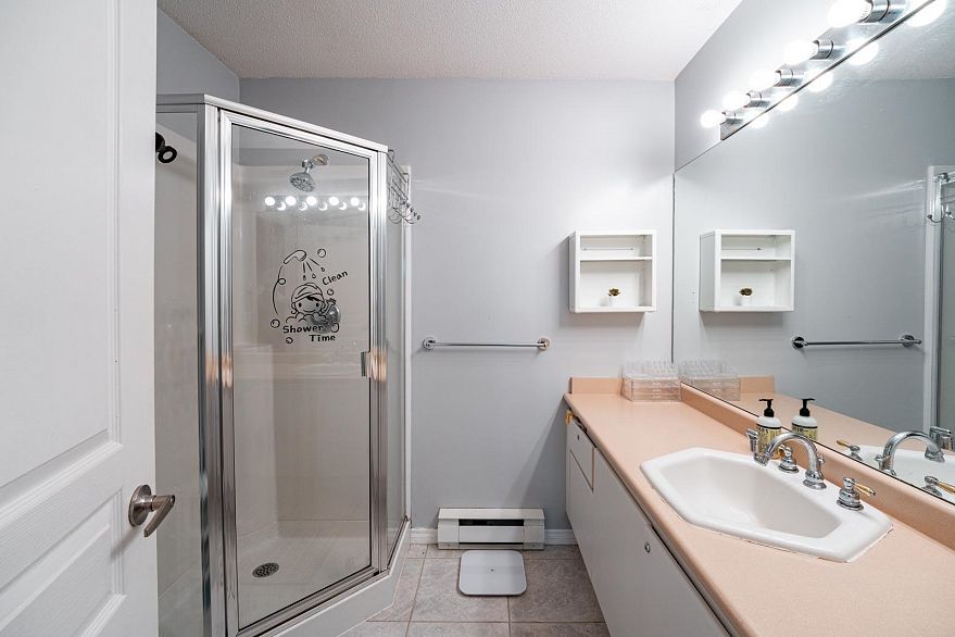 1 3586 Rainier Place