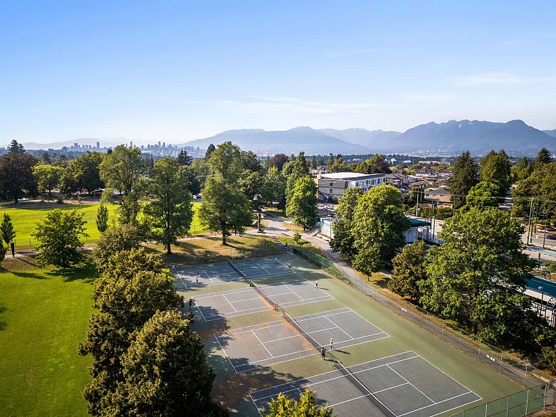 118 2960 E 29th Avenue