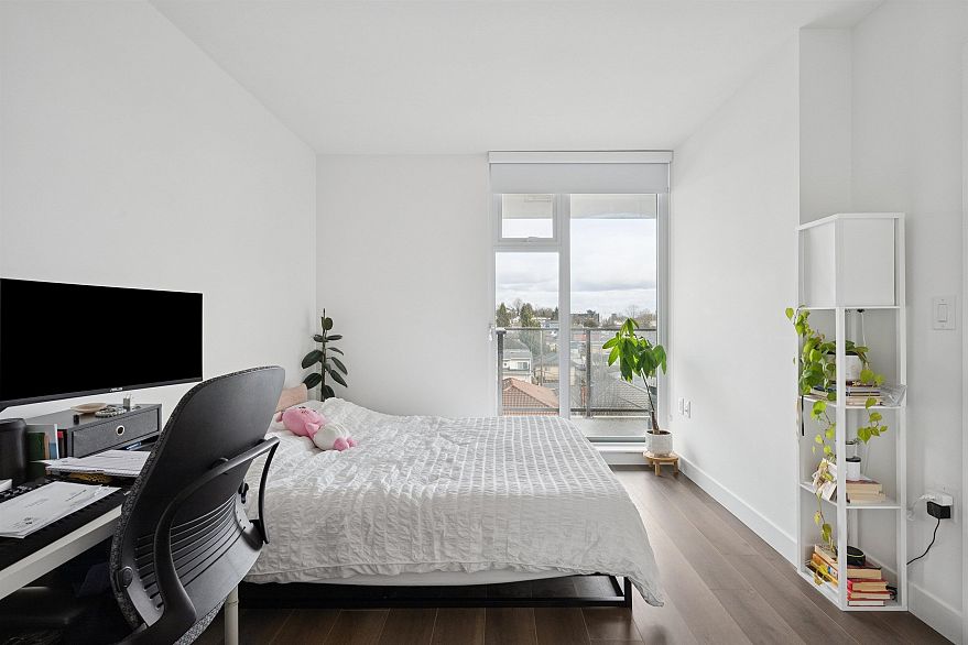 506 8121 Chester Street