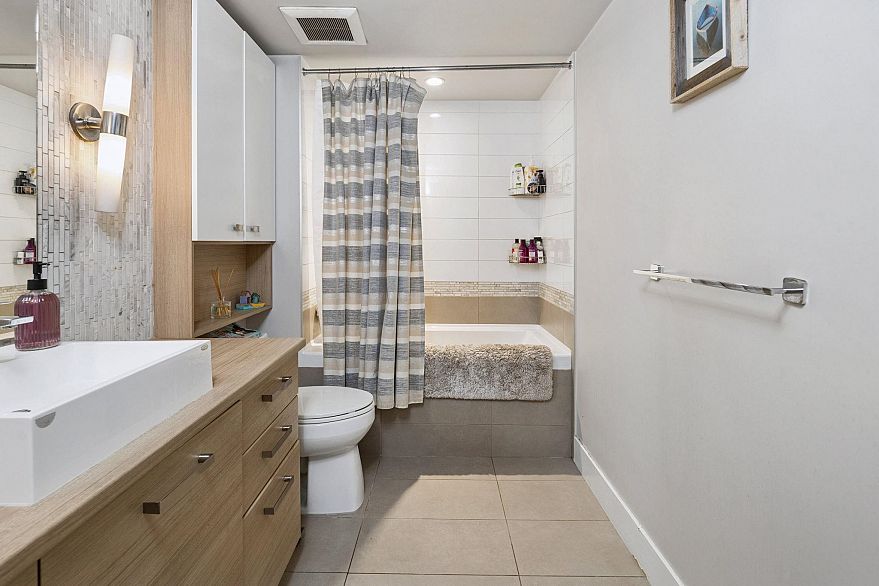 220 1783 Manitoba Street