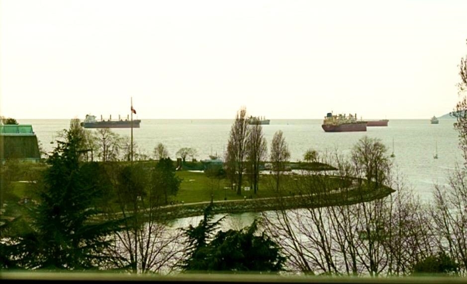 806 1005 Beach Avenue