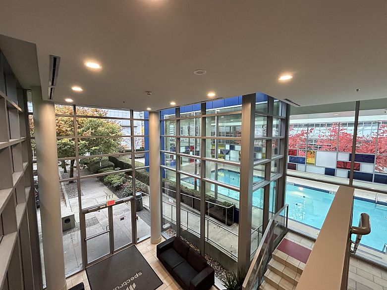 717 161 W Georgia Street