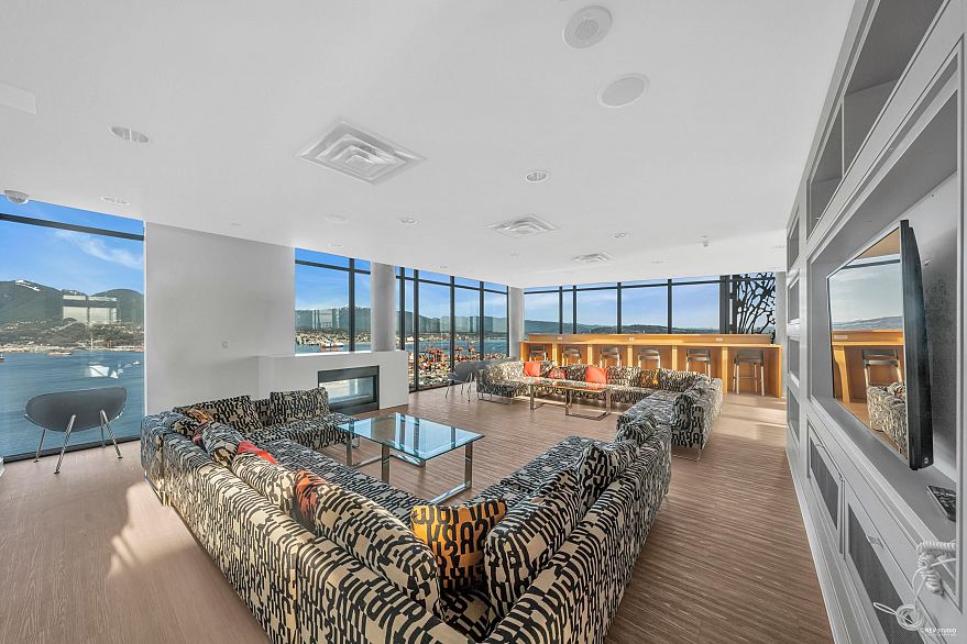 2702 108 W Cordova Street