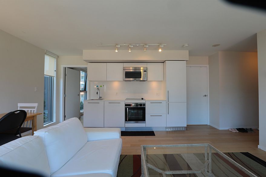 908 999 Seymour Street