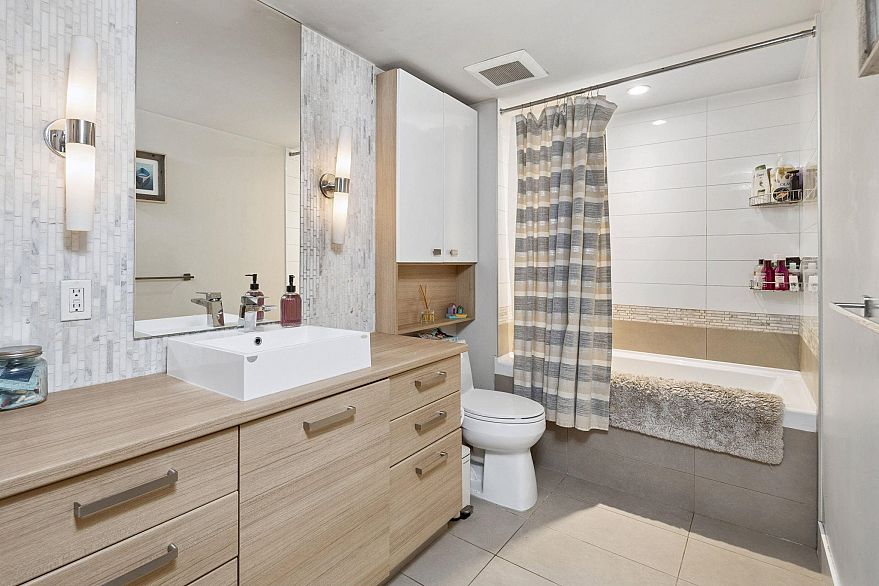 220 1783 Manitoba Street