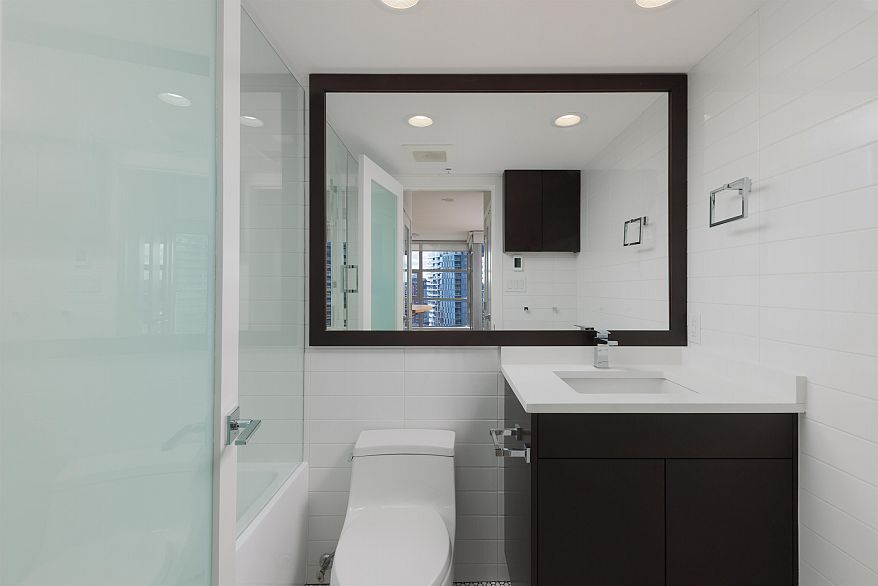 1403 989 Beatty Street