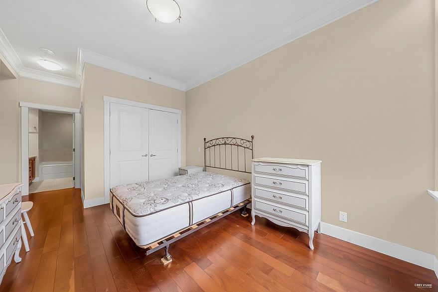 609 4685 Valley Drive