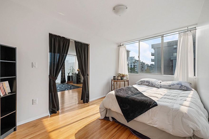 906 1250 Burnaby Street