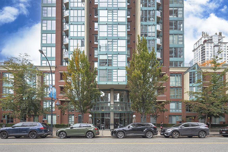 2010 939 Homer Street