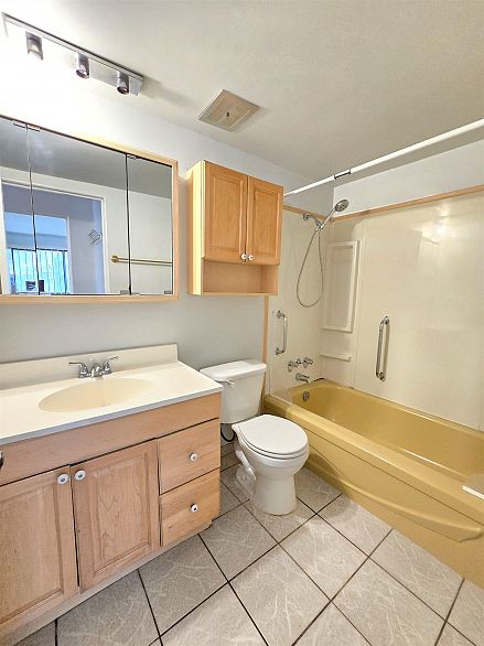 207 350 E 5th Avenue