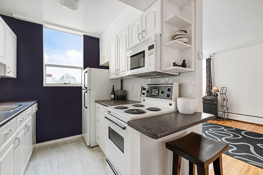 906 1250 Burnaby Street