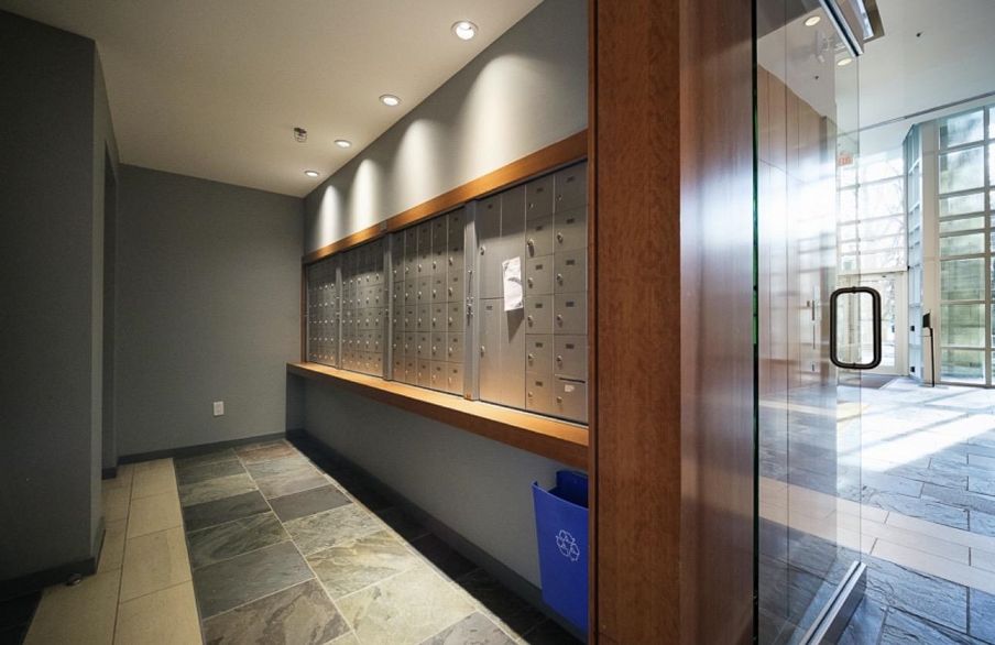 806 1005 Beach Avenue