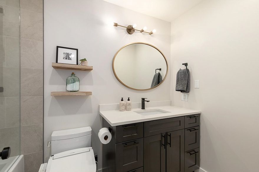 408 2222 Prince Edward Street