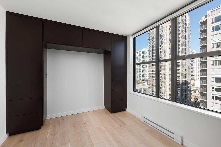 1403 989 Beatty Street