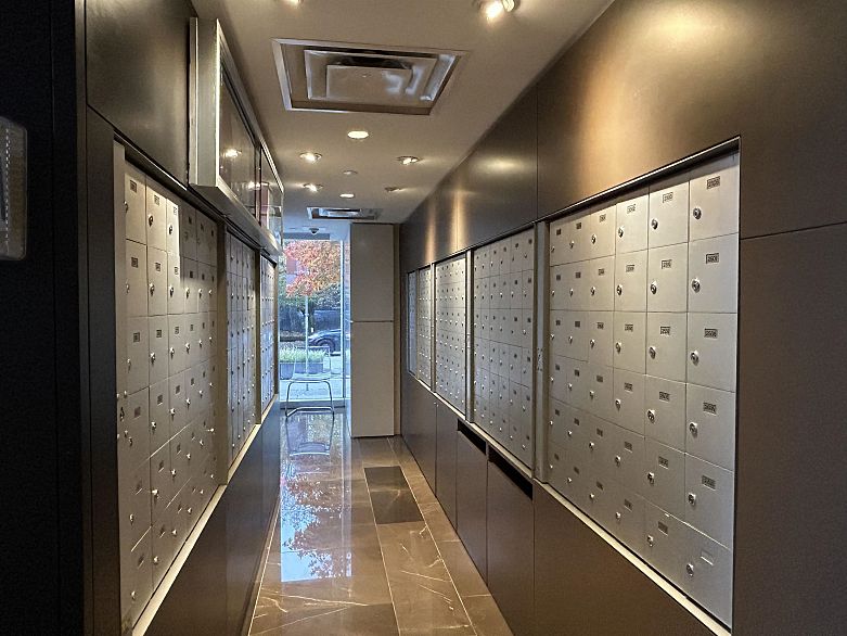 717 161 W Georgia Street