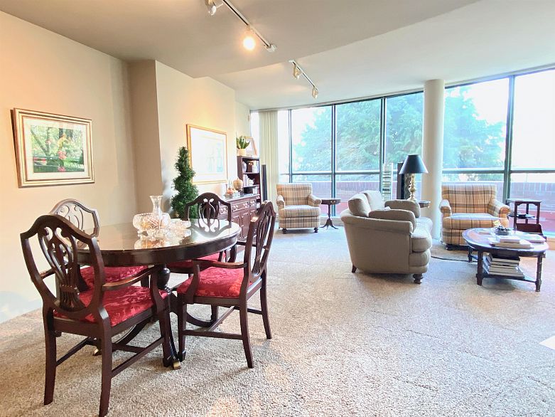 301 1888 Alberni Street