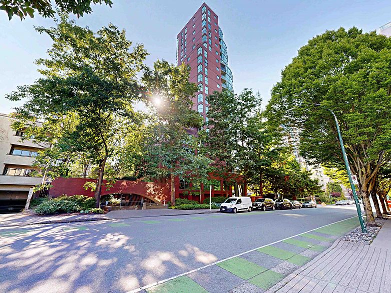 301 1888 Alberni Street