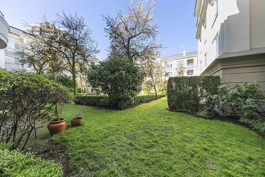 105 5735 Hampton Place