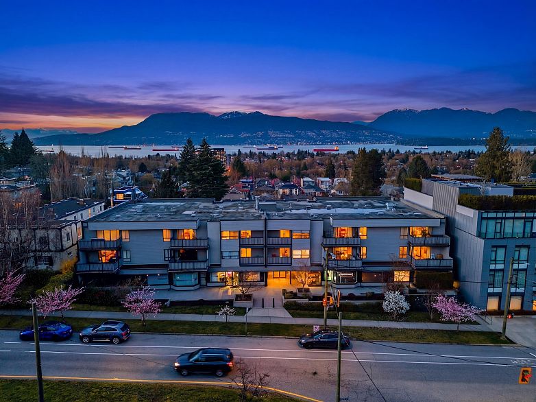 207 3663 W 16 Avenue