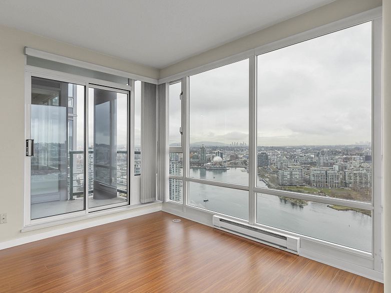 3805 1033 Marinaside Crescent