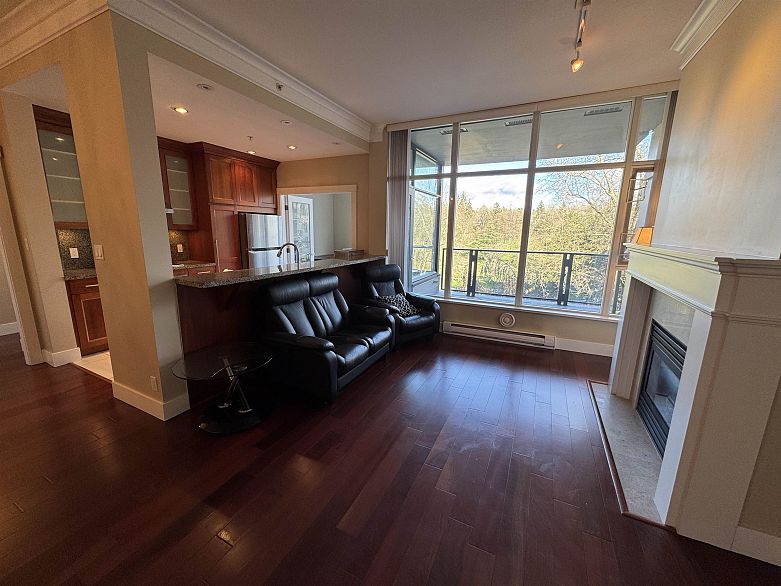 609 4685 Valley Drive