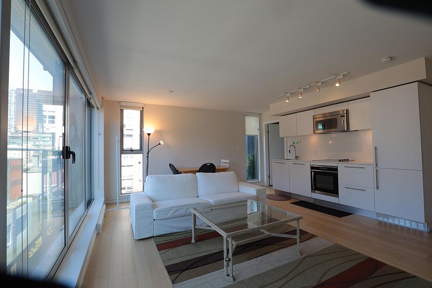 908 999 Seymour Street