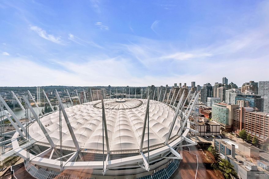 3201 111 W Georgia Street