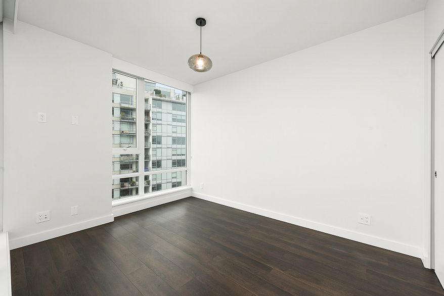 1726 1618 Quebec Street