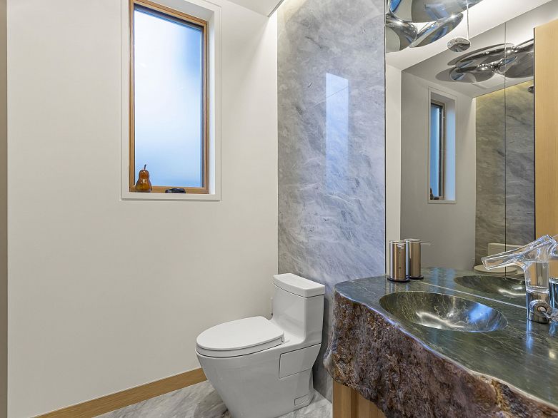 6021 Collingwood Place