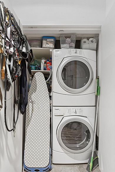 10 2156 W 12th Avenue