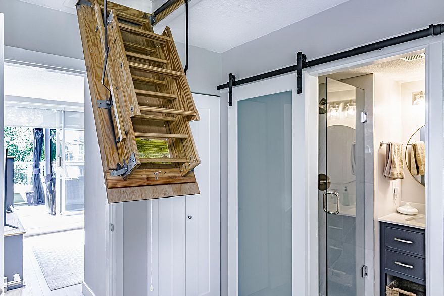 2162 E Kent Avenue South