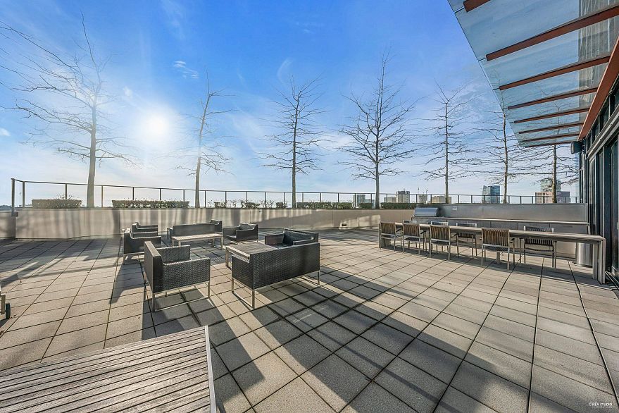 2702 108 W Cordova Street