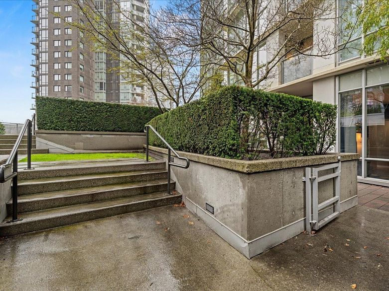 101 550 Pacific Street