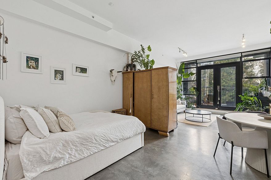 10 2156 W 12th Avenue