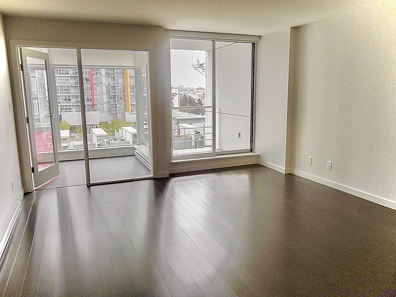 717 161 W Georgia Street