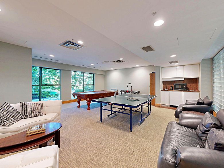 301 1888 Alberni Street