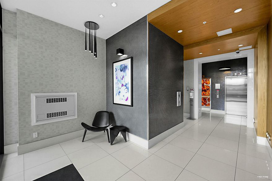 909 1708 Columbia Street