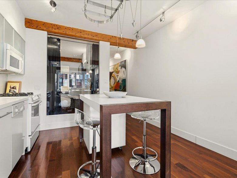 301 1275 Hamilton Street