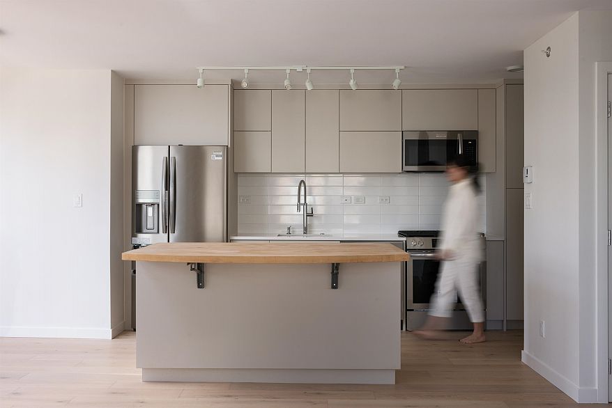 1403 989 Beatty Street