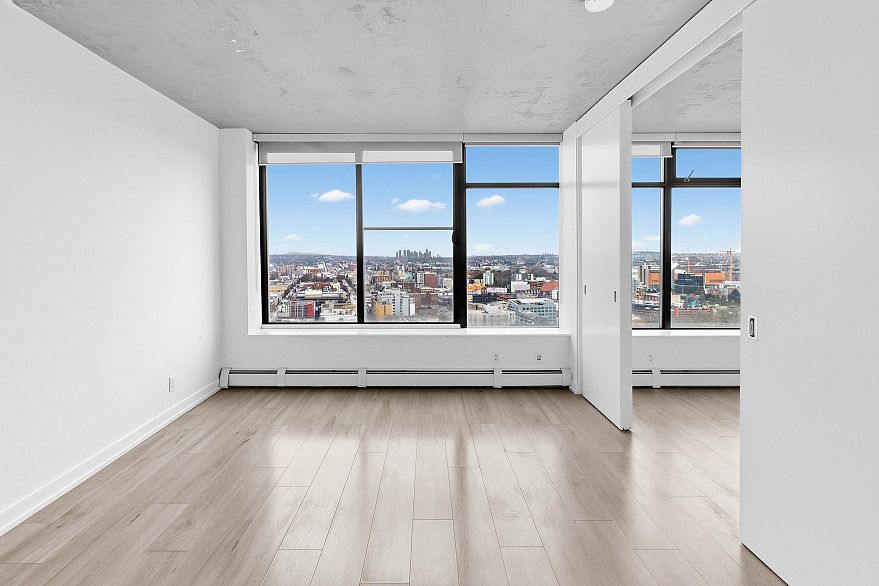 2702 108 W Cordova Street