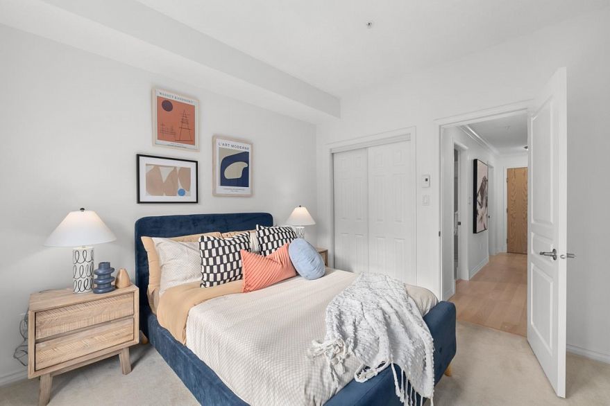 207 5760 Hampton Place