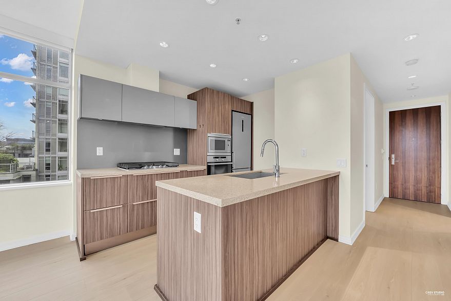 704 181 W 1st Avenue