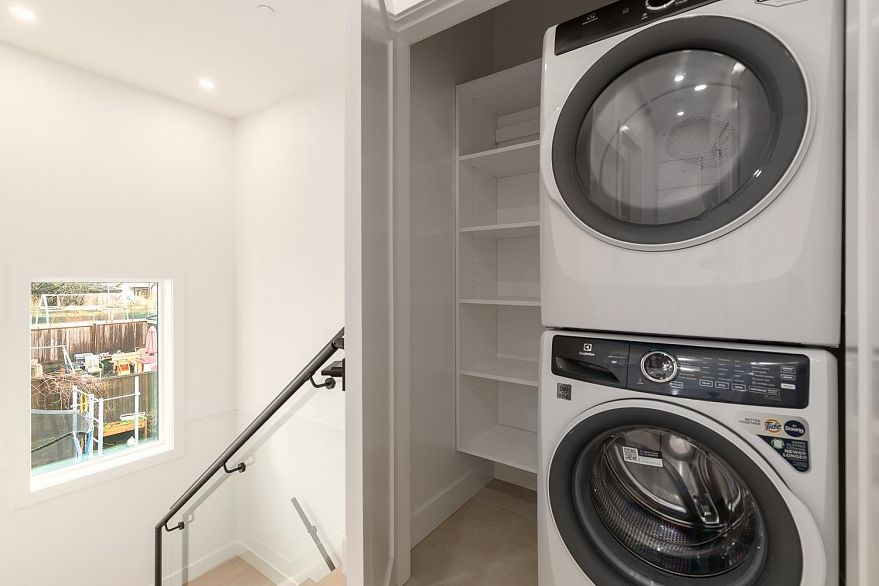 1 3506 E Pender Street