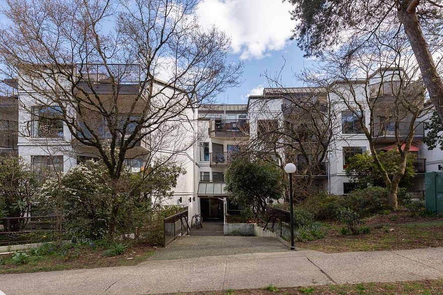 408 2222 Prince Edward Street