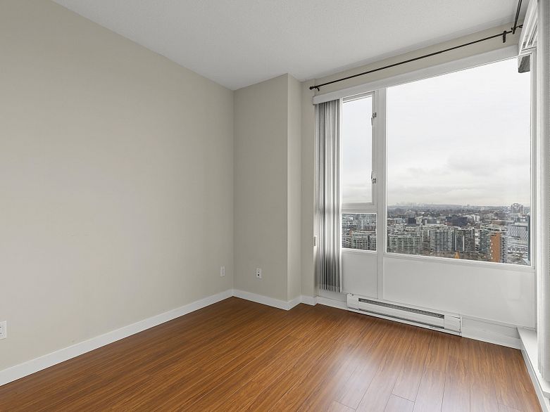 3805 1033 Marinaside Crescent