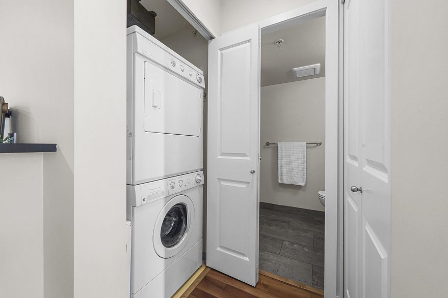 2107 1295 Richards Street