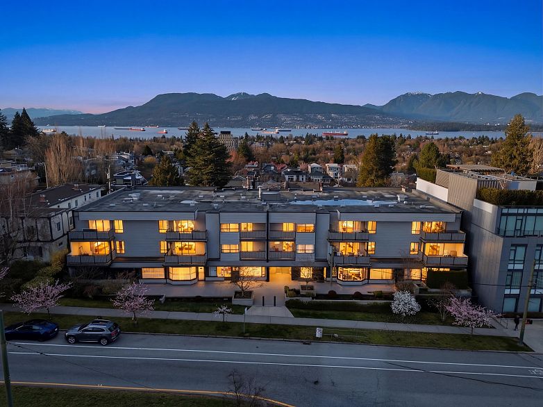 207 3663 W 16 Avenue