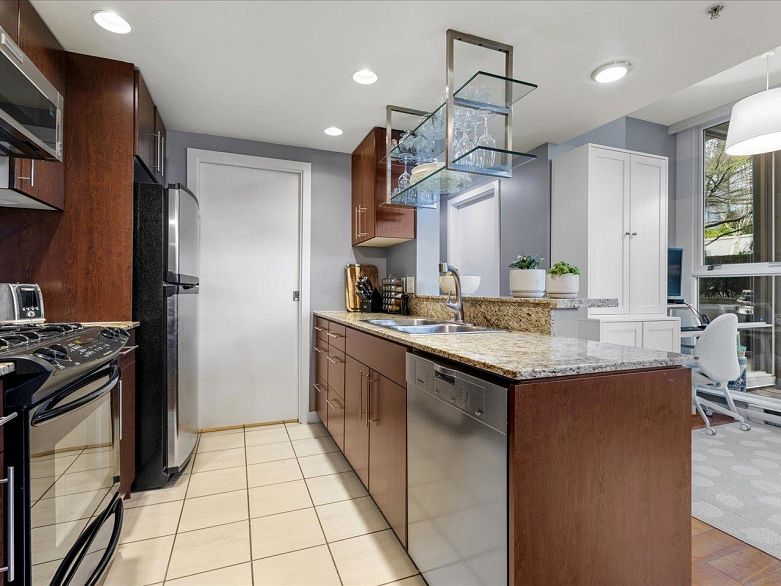 101 550 Pacific Street